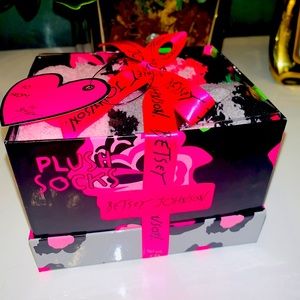 Betsey Johnson Gift Box 3 Pak Cozy Socks New